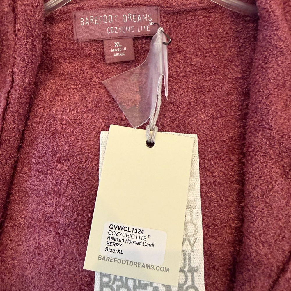 Barefoot Dreams cardigan with hood - Picture 3 of 3